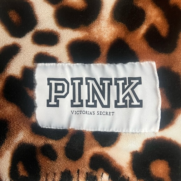 VS PINK X Leopard print Sherpa blanket - Picture 7 of 7
